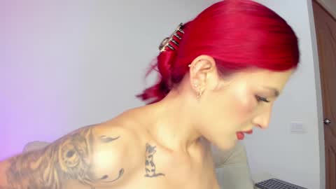 Hi fiends ---- I usually start online from Monday to Friday from 1000 am Saturdays and Sundays at 600 am Colombia time online show from 4, 1, 2025