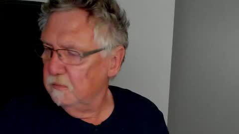 sharlots_pet online show from 8, 6, 2026