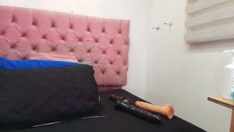 Sharlott online show from 20, 1, 2025