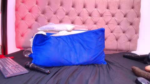 Sharlott online show from 31, 1, 2025