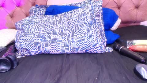 Sharlott online show from 3, 2, 2025