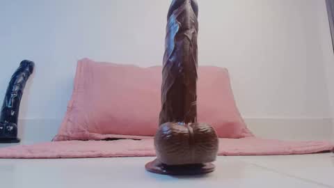 Snapshot of sharlott_kiss chatting on 9, 2, 2026 Sharlott online show from 9, 2, 2026