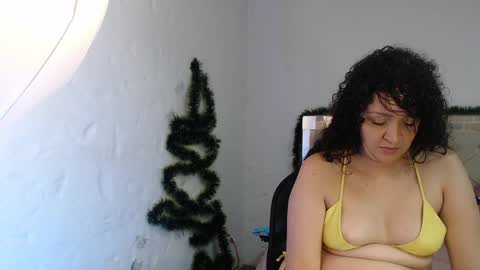 Snapshot of sharlotte__jones chatting on 30, 12, 2024 Sara online show from 30, 12, 2024