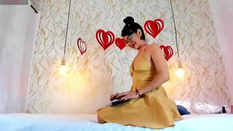 sharon_leather online show from 18, 4, 2026