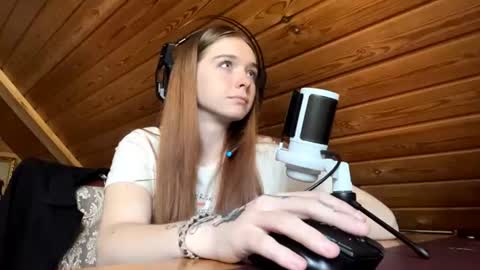 Snapshot of shavonflosi chatting on 15, 6, 2026 Maria online show from 15, 6, 2026