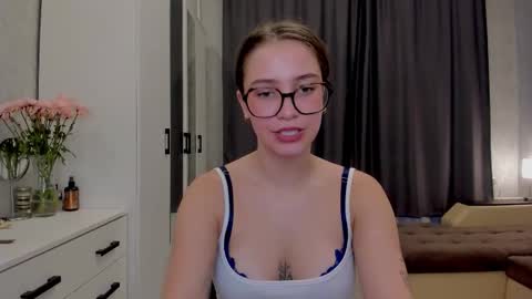 Snapshot of shawty__mariaa chatting on 12, 9, 2025 shawty__mariaa online show from 12, 9, 2025