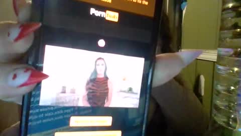 Snapshot of shelbyannn chatting on 4, 3, 2026 Red online show from 4, 3, 2026