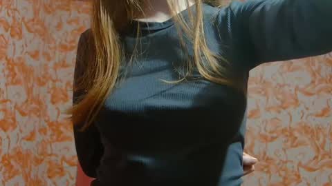 Snapshot of shelikessoymilk chatting on 26, 1, 2025 Erika online show from 26, 1, 2025