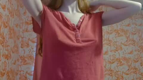 Snapshot of shelikessoymilk chatting on 28, 9, 2025 Erika online show from 28, 9, 2025