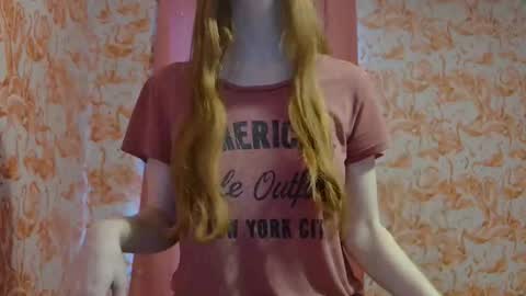Snapshot of shelikessoymilk chatting on 10, 10, 2025 Erika online show from 10, 10, 2025