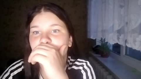 Snapshot of shellydiffley chatting on 8, 6, 2026 Shelly online show from 8, 6, 2026