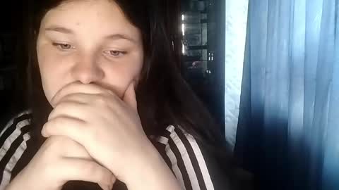 Snapshot of shellydiffley chatting on 9, 6, 2026 Shelly online show from 9, 6, 2026