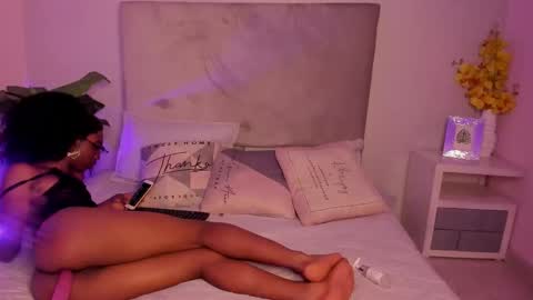 Snapshot of shelsy_issy chatting on 12, 11, 2025 shelsy_issy online show from 12, 11, 2025