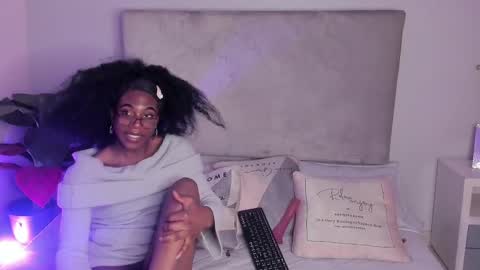 Snapshot of shelsy_issy chatting on 17, 11, 2025 shelsy_issy online show from 17, 11, 2025