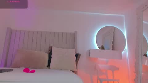 shelynna_azzul online show from 27, 11, 2025