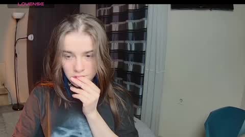 Snapshot of shelyymoon chatting on 5, 3, 2025 ShelyMoon online show from 5, 3, 2025