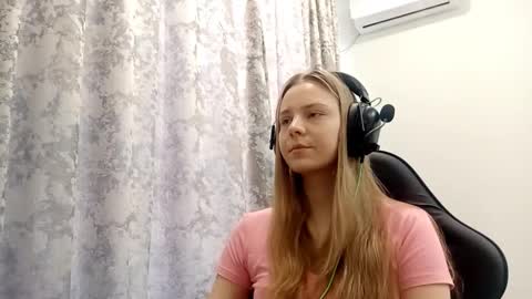 Snapshot of sherrylkeep chatting on 18, 12, 2025 Lisa online show from 18, 12, 2025