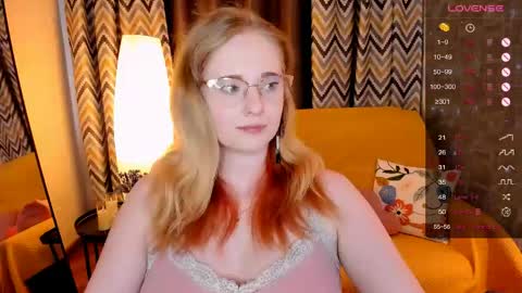 Snapshot of sheslinki chatting on 24, 4, 2026 Hello guys my name is Aemilia online show from 24, 4, 2026