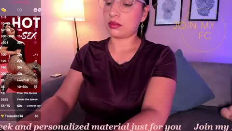 Snapshot of sheyla_hills_ chatting on 21, 5, 2026 Sheyla online show from 21, 5, 2026