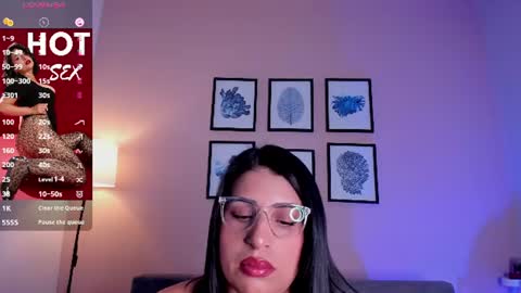 Snapshot of sheyla_hills_ chatting on 17, 6, 2026 Sheyla online show from 17, 6, 2026