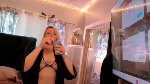 lia pnelli online show from 4, 3, 2026