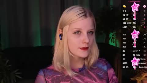 Snapshot of shinejoan chatting on 12, 9, 2025 help me reach my first 25 thumbs up online show from 12, 9, 2025