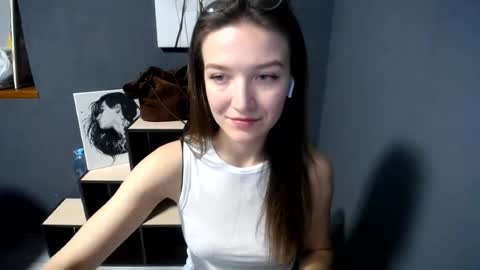 Snapshot of shining_pearl chatting on 11, 6, 2026 Jesica online show from 11, 6, 2026