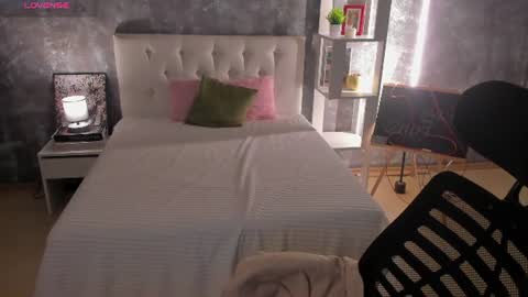 Snapshot of shiny_lisss chatting on 19, 6, 2026 Lisa online show from 19, 6, 2026