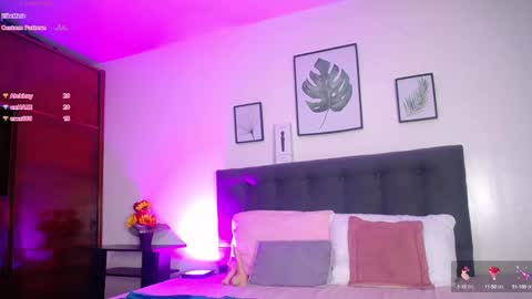 Snapshot of shirly_vannicelli chatting on 5, 2, 2025 shirly online show from 5, 2, 2025