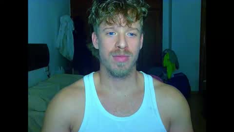 Snapshot of shirtless_dj chatting on 25, 10, 2025 Cick Goreskin online show from 25, 10, 2025
