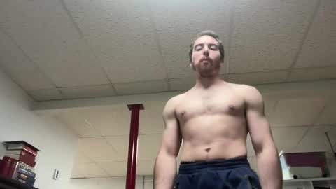 shirtlesshunk15 online show from 21, 4, 2026