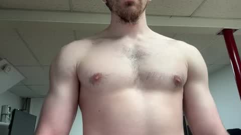 Snapshot of shirtlesshunk15 chatting on 22, 4, 2026 shirtlesshunk15 online show from 22, 4, 2026