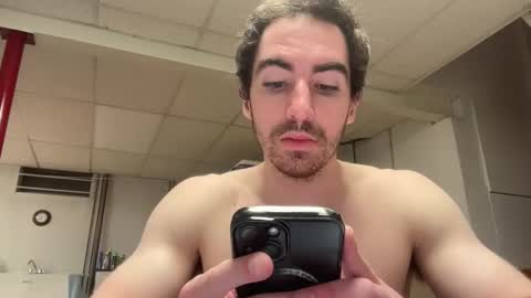 Snapshot of shirtlesshunk15 chatting on 10, 5, 2026 shirtlesshunk15 online show from 10, 5, 2026