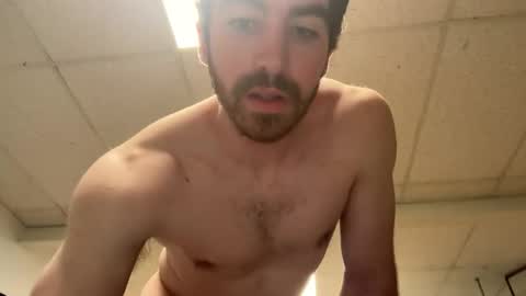 Snapshot of shirtlesshunk15 chatting on 22, 5, 2026 shirtlesshunk15 online show from 22, 5, 2026