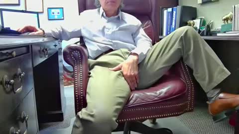 nikolas send dm for an appointment online show from 8, 4, 2026