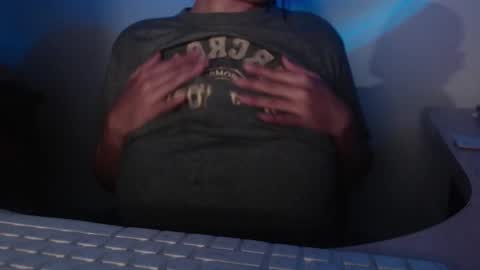 Snapshot of shopie_hank chatting on 19, 12, 2024 Shopie Hank online show from 19, 12, 2024