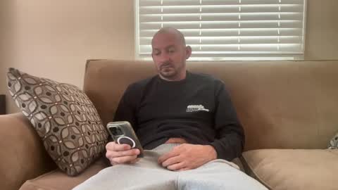 Snapshot of shouldadoneit chatting on 14, 2, 2025 shouldadoneit online show from 14, 2, 2025