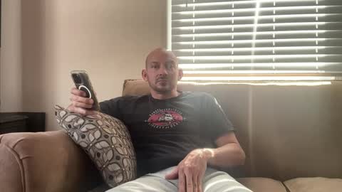 Snapshot of shouldadoneit chatting on 20, 2, 2025 shouldadoneit online show from 20, 2, 2025