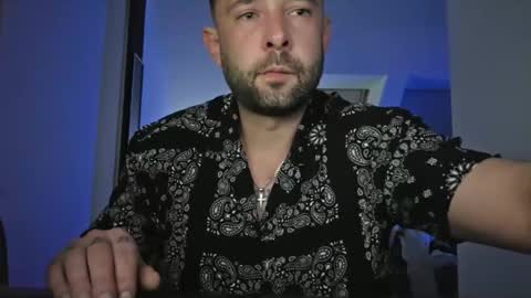 Snapshot of shouu516564 chatting on 5, 4, 2026 shouu516564 online show from 5, 4, 2026