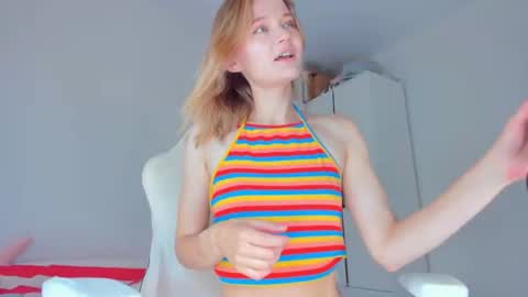 Snapshot of showmejenny chatting on 24, 6, 2026 jennywoody online show from 24, 6, 2026
