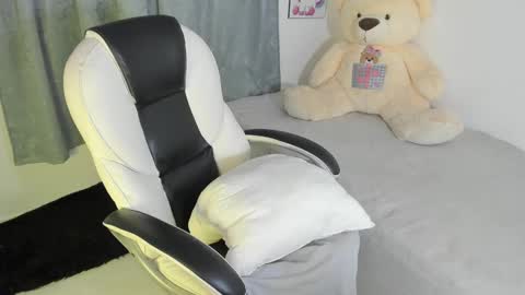 Nahomy online show from 12, 3, 2025