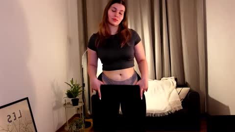 shy_nerd_babyy online show from 20, 1, 2025
