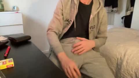 shyboy0533 online show from 18, 1, 2026