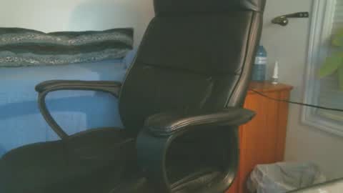 shyboyhugecum2020 online show from 20, 4, 2026