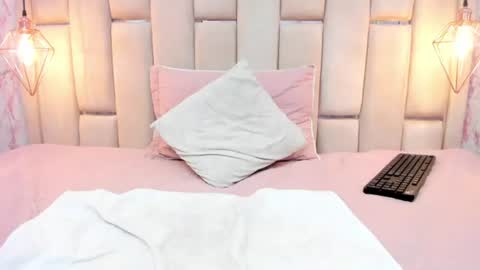 Snapshot of shyelenax chatting on 7, 8, 2026 ELENA online show from 7, 8, 2026