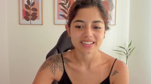 Snapshot of shylittlebunny chatting on 14, 1, 2025 shylittlebunny online show from 14, 1, 2025