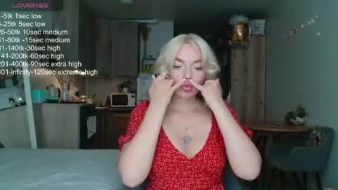 Snapshot of siberian_girl_ chatting on 16, 6, 2026 Eva online show from 16, 6, 2026
