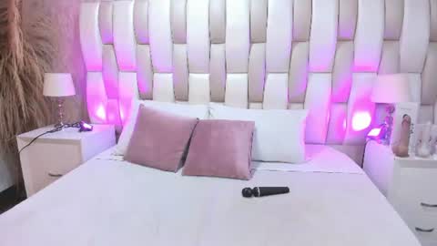 Snapshot of sidney_clark chatting on 2, 8, 2026 sidney_clark online show from 2, 8, 2026