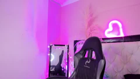 Snapshot of siena_fox chatting on 15, 7, 2026 Siena online show from 15, 7, 2026