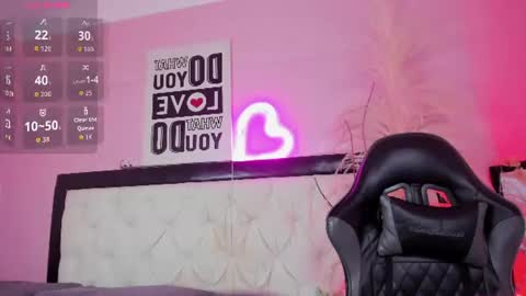Snapshot of siena_fox chatting on 25, 7, 2026 Siena online show from 25, 7, 2026